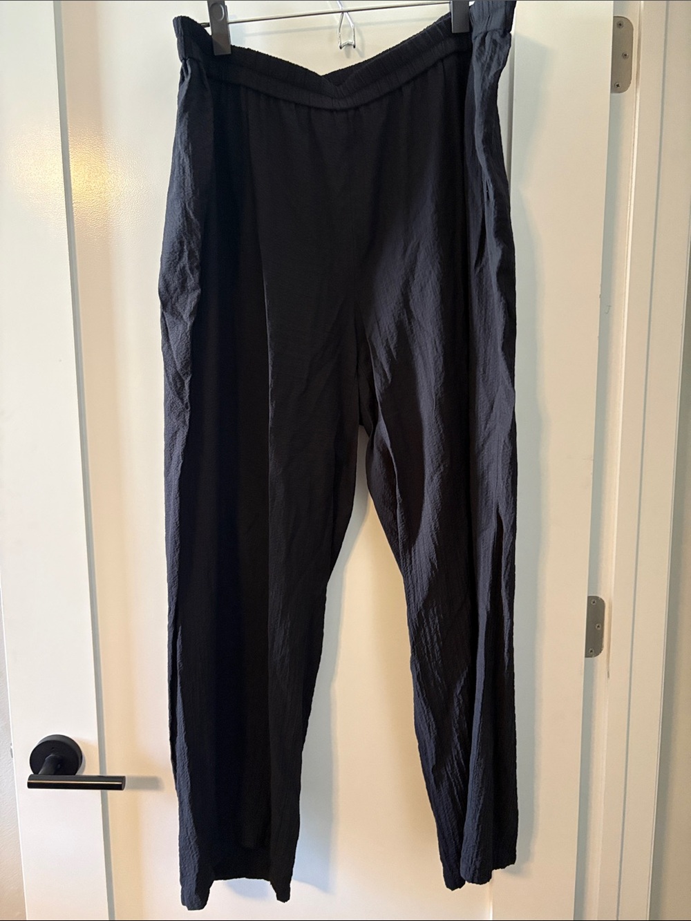 JM Collection black crepe elastic waist pants. 20 women’s petite.